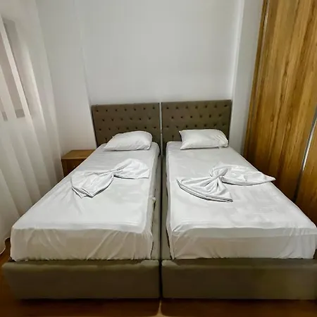 Comfort Lll Apartment *